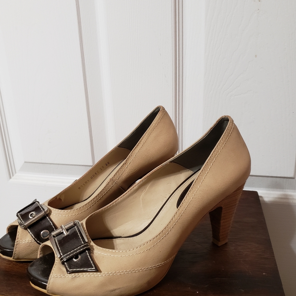 C R Exchange Low heels 👠